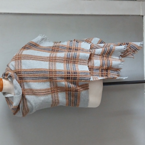 Elegant Gray and Brown Striped Scarf Wool - Picture 6 of 9